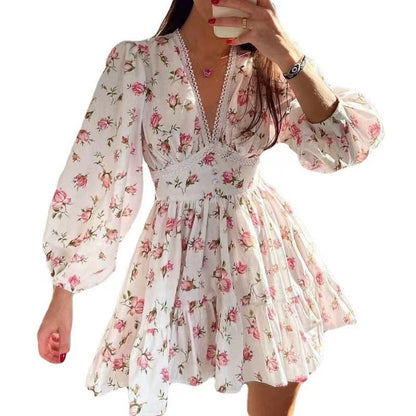 Lina – Robe à Imprimé Léger avec Décolleté en V et Dentelle Romantique