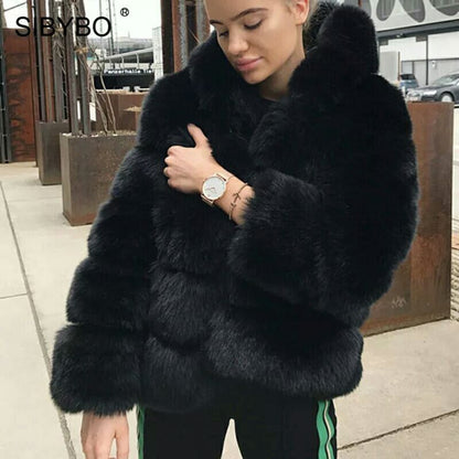 Veste à capuche minimaliste